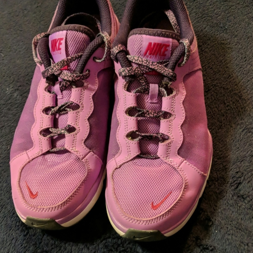 Nike Tennis shoes - Picture 2 of 3